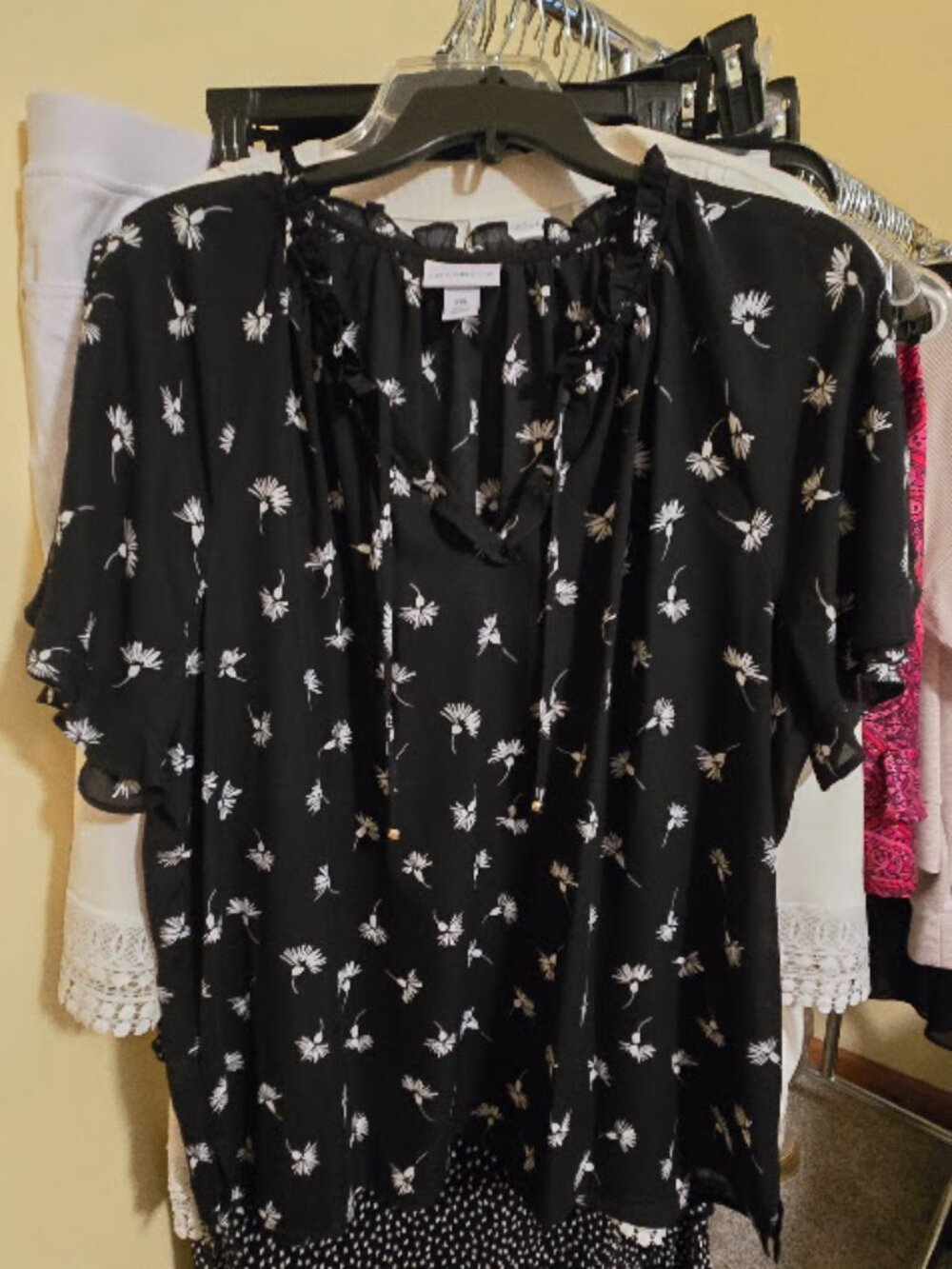 Liz Claiborne top black with flutter sleeves. Size XXL  New no tags $12.50